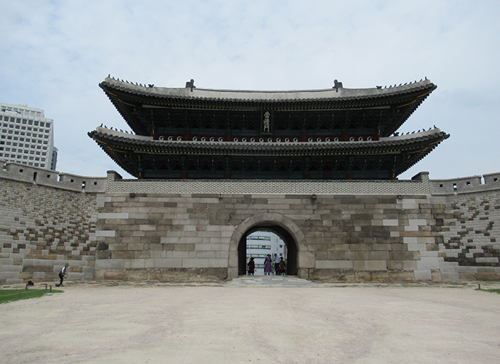 ソウルの南大門（復元後、2018年のSV中に撮影）