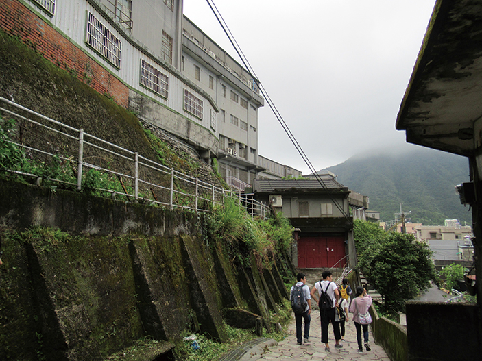 新北市金爪石鉱山跡でのフィールドワーク(2019年台湾SV)